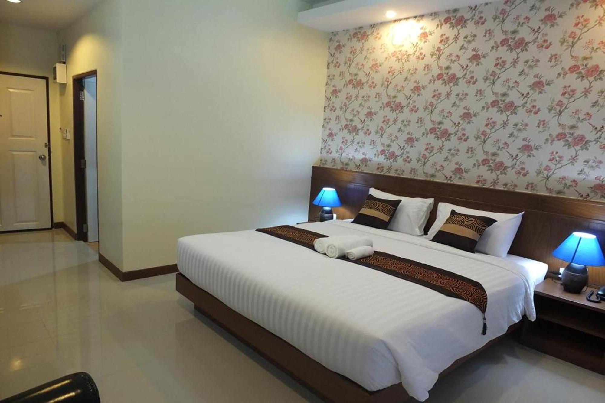 Karnmanee Place Hotel อุดรธานี ภายนอก รูปภาพ